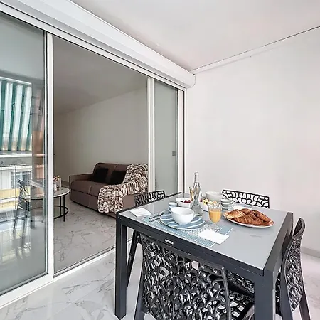 Appartement Le Soleil D'or Juan Les Pins